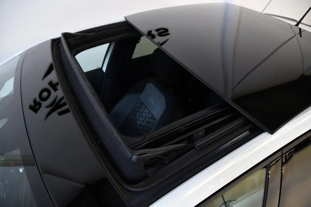 Volkswagen Polo 1.0 TSI R-Line, Pano, Camera, Frontassist uit 2022, foto 3