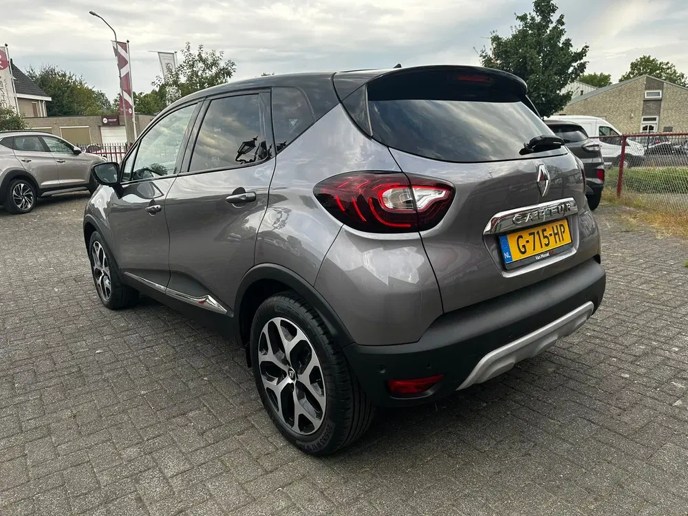 Renault Captur 0.9 TCe Intens Camera uit 2019, foto 2