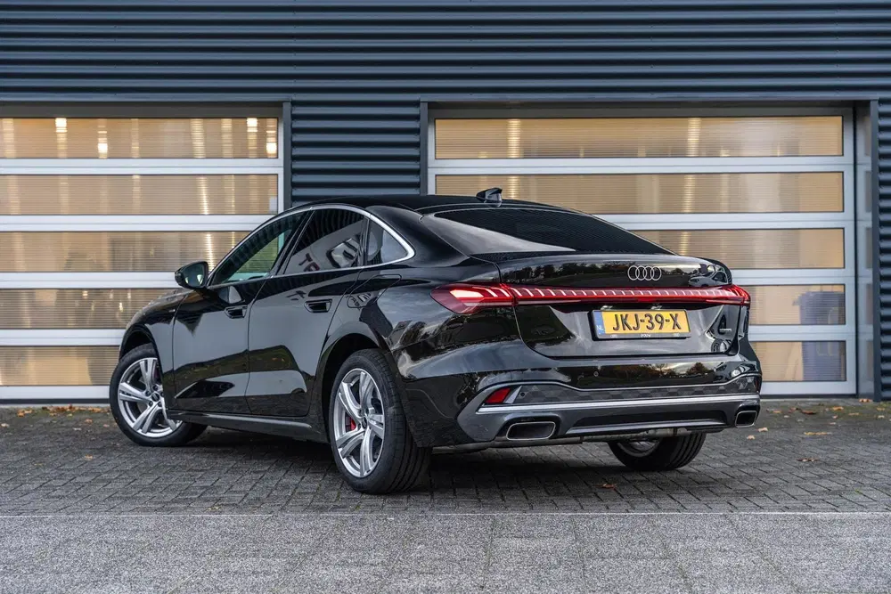 Audi A5 2.0 e-hybrid 299pk quattro Advanced Editio uit 2025, foto 11