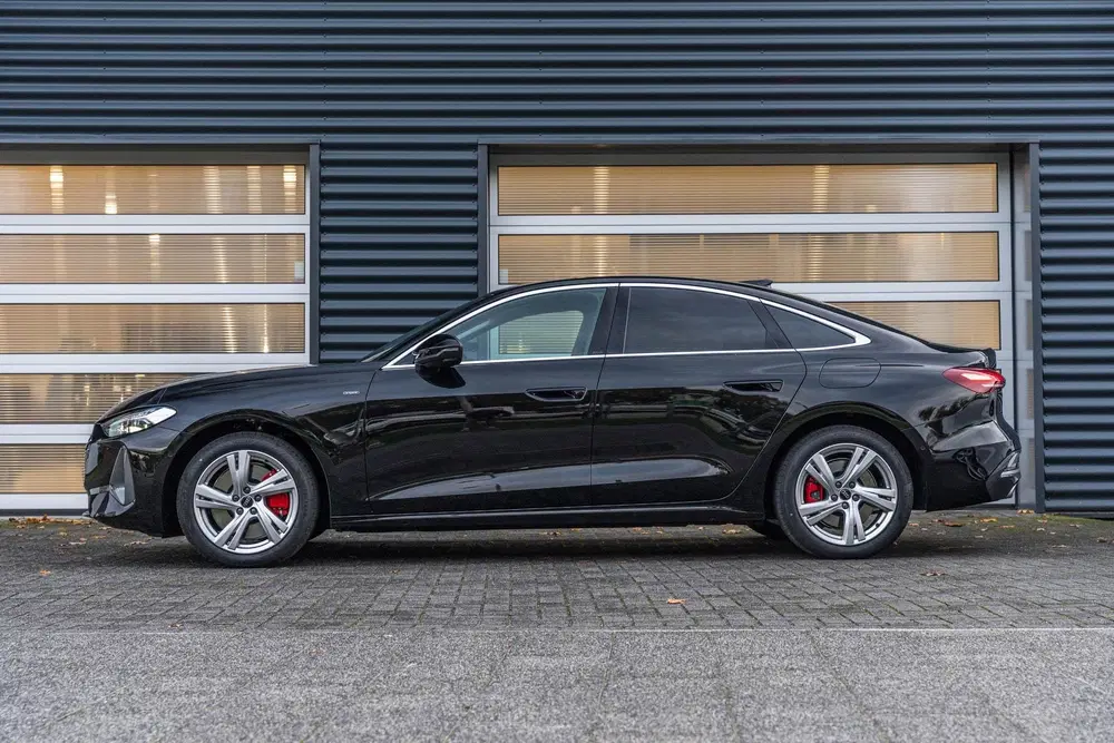 Audi A5 2.0 e-hybrid 299pk quattro Advanced Editio uit 2025, foto 12