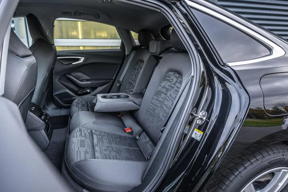 Audi A5 2.0 e-hybrid 299pk quattro Advanced Editio uit 2025, foto 19