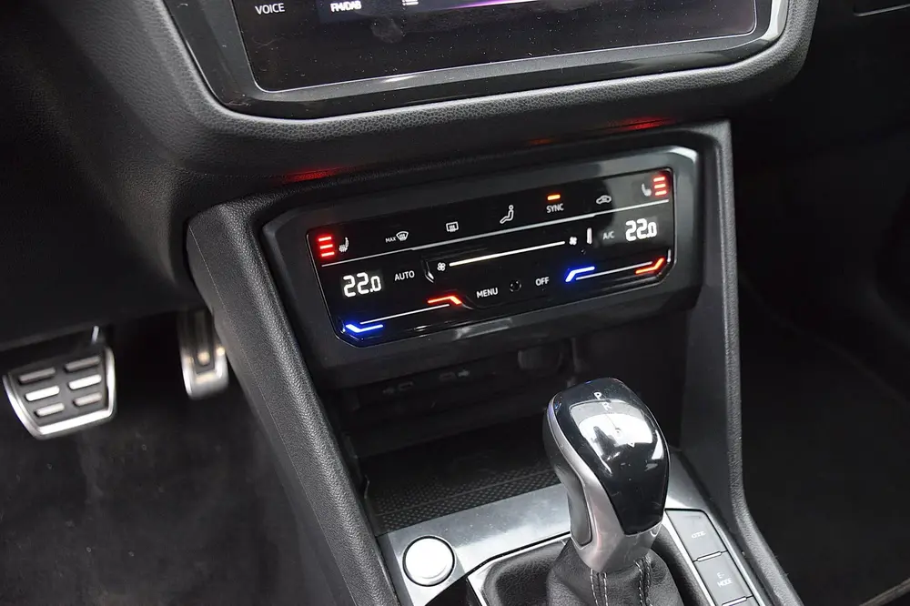 Volkswagen TIGUAN 1.4 TSI eHybrid R-Line Binnen&Buiten+*190D uit 2021, foto 20