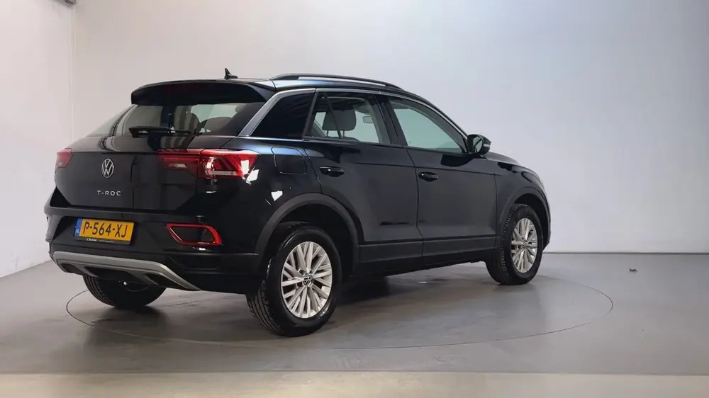 Volkswagen T-Roc 1.5 TSI 150pk DSG Life Business Camera Navi uit 2022, foto 3