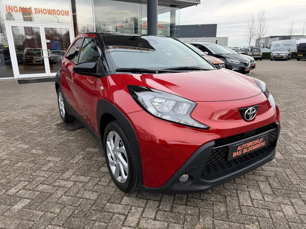 Toyota Aygo X 1.0 VVT-i S-CVT Pulse Automaat uit 2022, foto 2