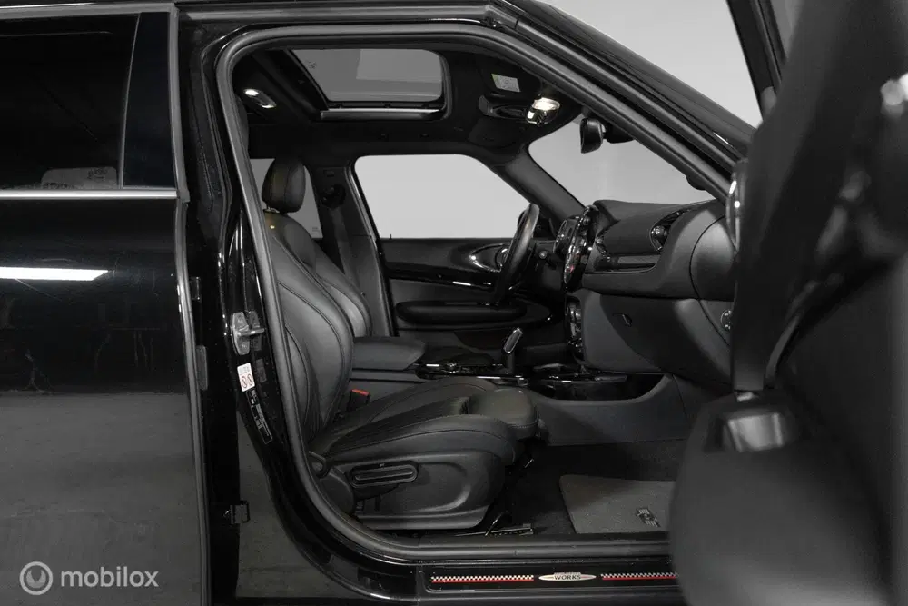Mini Clubman 2.0 JCW ALL4 Chili PANO uit 2020, foto 11