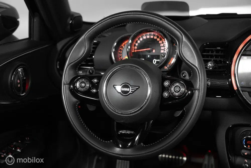 Mini Clubman 2.0 JCW ALL4 Chili PANO uit 2020, foto 14