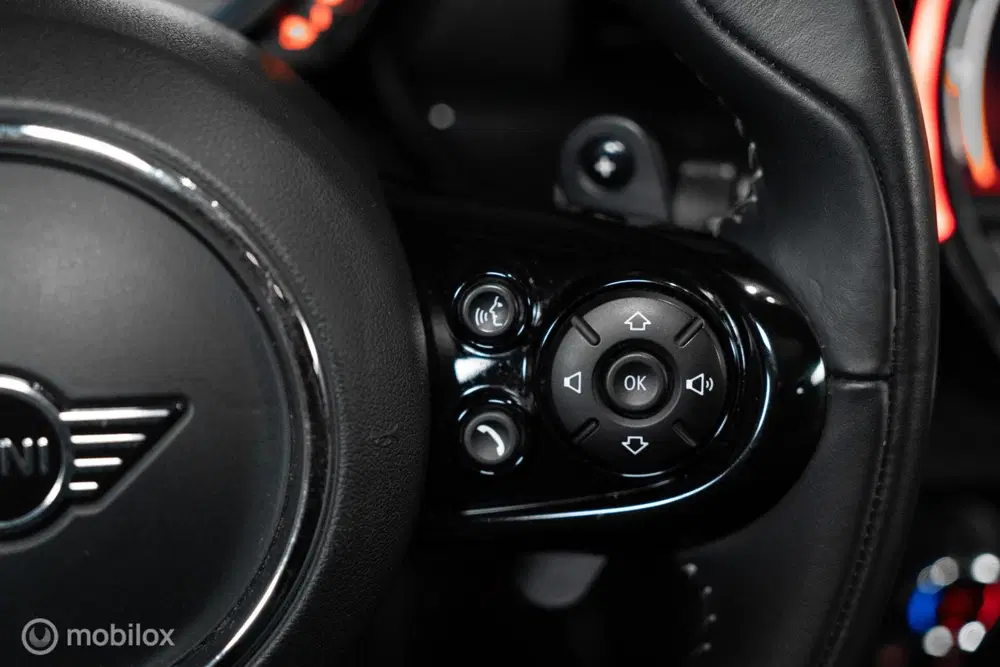 Mini Clubman 2.0 JCW ALL4 Chili PANO uit 2020, foto 16