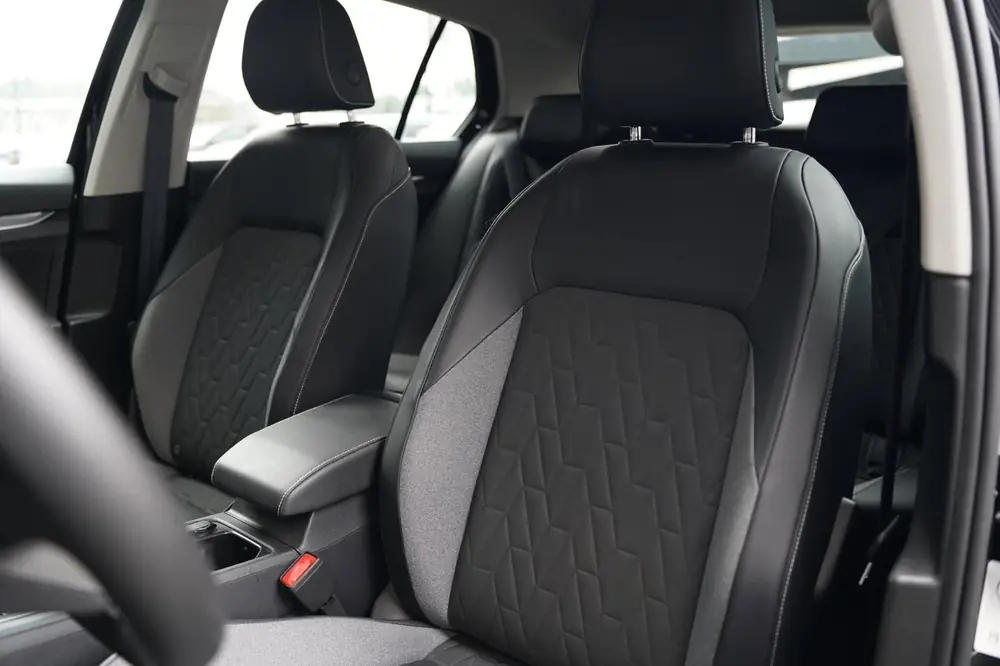 Volkswagen Golf 1.5 eTSI 150PK DSG GOAL Navi Trek Led Cam Pd uit 2025, foto 4