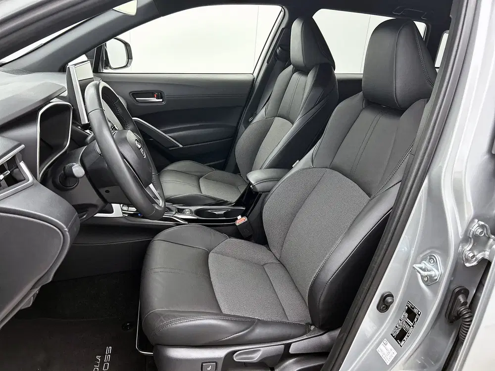 Toyota Corolla Cross 2.0 Hybrid First Edition uit 2023, foto 8
