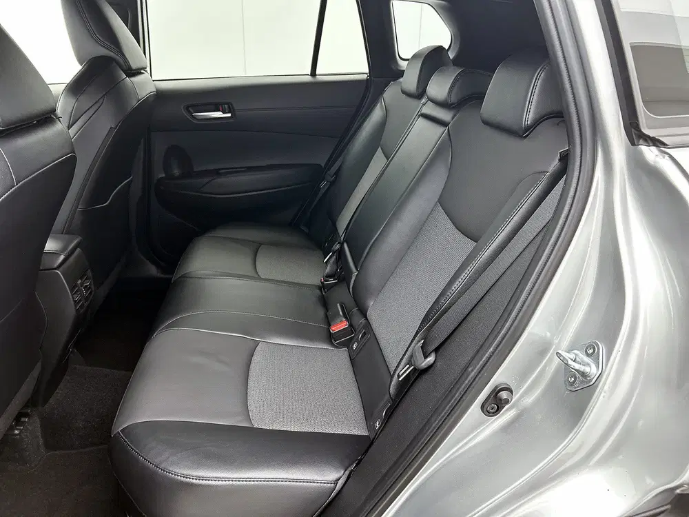 Toyota Corolla Cross 2.0 Hybrid First Edition uit 2023, foto 9