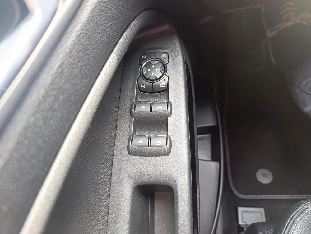 Ford EcoSport 1.0 EcoBoost Titanium uit 2019, foto 16