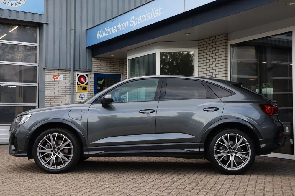 Audi Q3 45 TFSI Hybrid SOH 100%S-Line App-connect uit 2023, foto 2