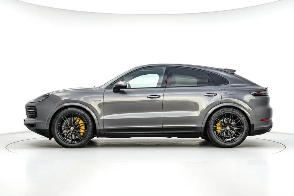 Porsche Cayenne Coupé 3.0 S E-Hybrid Black Edition Pano/Inn uit 2025, foto 2