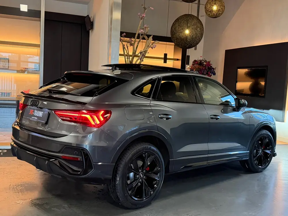 Audi Q3 35 TFSI 3X S line Panorama Camera Keyless uit 2023, foto 9