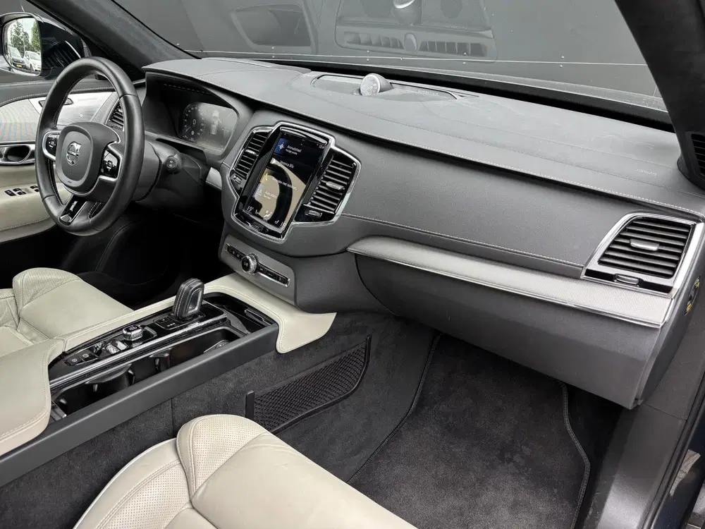 Volvo XC90 2.0 T8 Recharge AWD R-Design 7 Pers uit 2020, foto 3