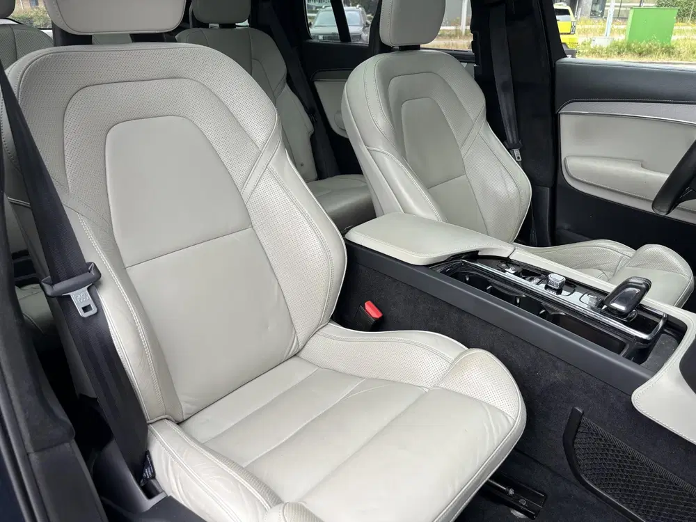 Volvo XC90 2.0 T8 Recharge AWD R-Design 7 Pers uit 2020, foto 4