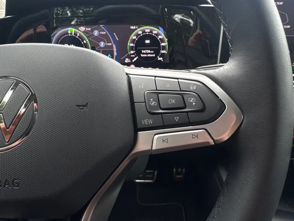 Volkswagen Golf 1.5 eHybrid 204PK PLUG IN. LIFE NAVI/CARPLAY uit 2025, foto 19