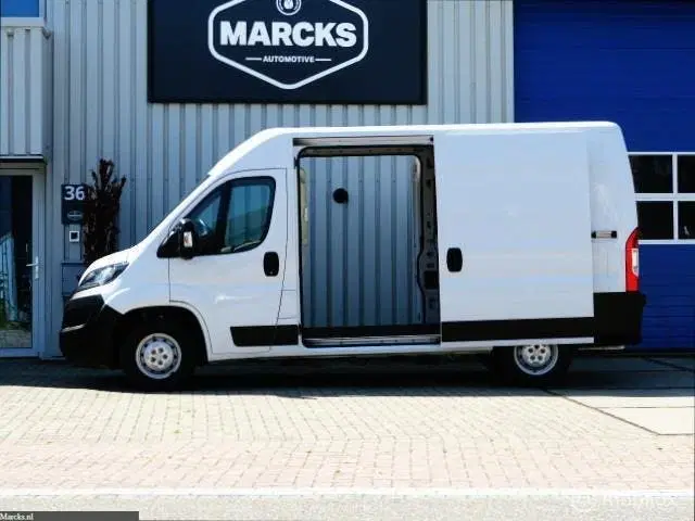 Peugeot Boxer 333 2.2 BlueHDi 120 L2H2 2x SCHUIFDEUR uit 2021, foto 10