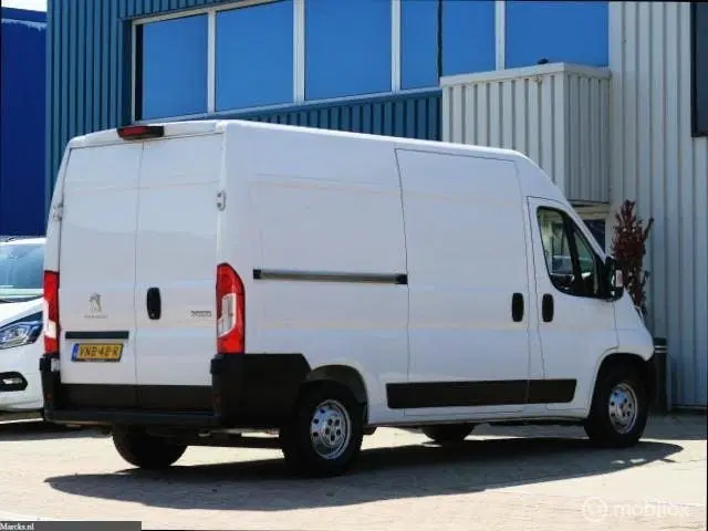 Peugeot Boxer 333 2.2 BlueHDi 120 L2H2 2x SCHUIFDEUR uit 2021, foto 17
