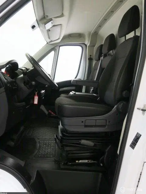 Peugeot Boxer 333 2.2 BlueHDi 120 L2H2 2x SCHUIFDEUR uit 2021, foto 18