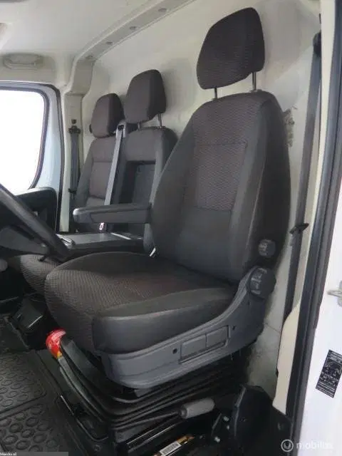 Peugeot Boxer 333 2.2 BlueHDi 120 L2H2 2x SCHUIFDEUR uit 2021, foto 19