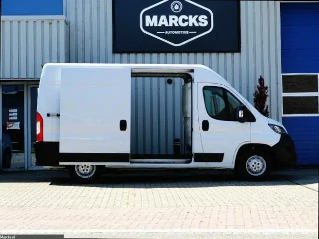 Peugeot Boxer 333 2.2 BlueHDi 120 L2H2 2x SCHUIFDEUR uit 2021, foto 5