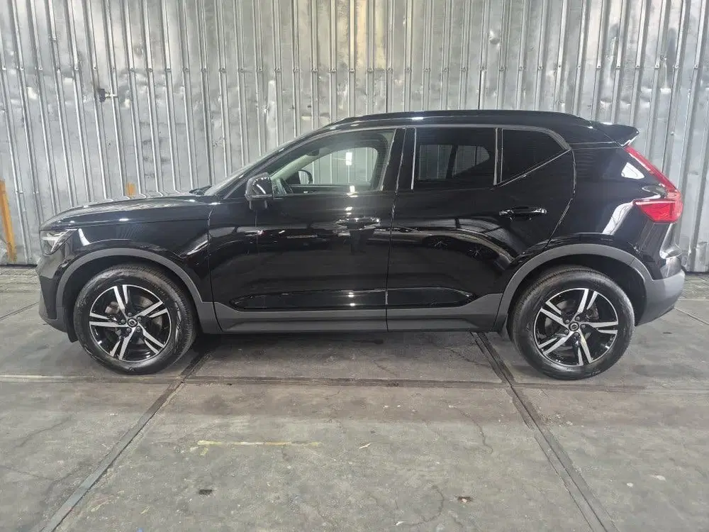 Volvo XC40 B3 163PK Plus Dark uit 2023, foto 5