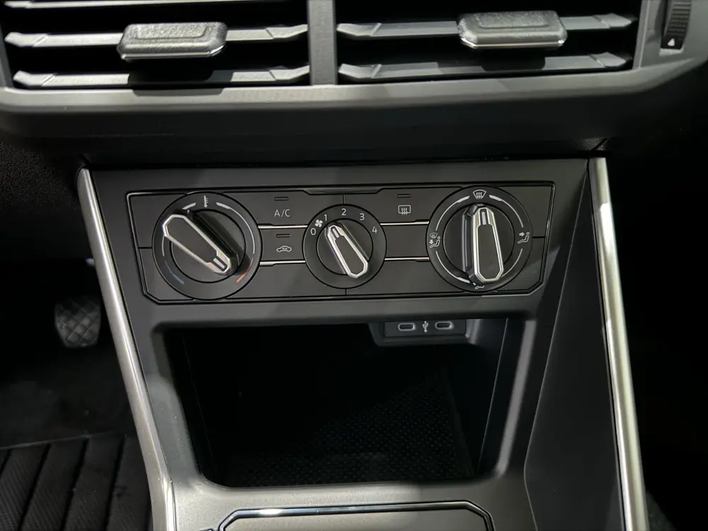 Volkswagen Polo 1.0 TSI Life 95 PK | Apple Carplay | Adaptiv uit 2024, foto 14