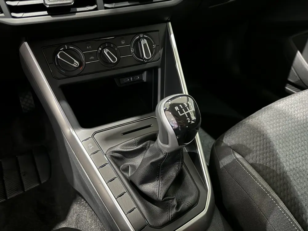 Volkswagen Polo 1.0 TSI Life 95 PK | Apple Carplay | Adaptiv uit 2024, foto 15