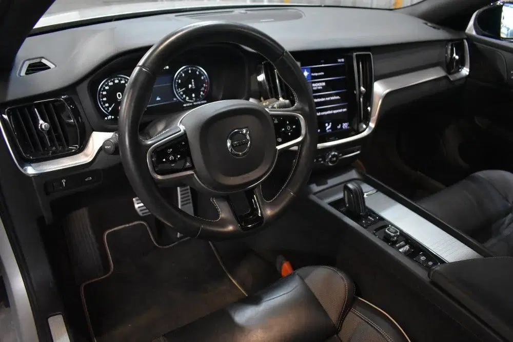 Volvo S60 B4 197PK R-Design uit 2021, foto 3