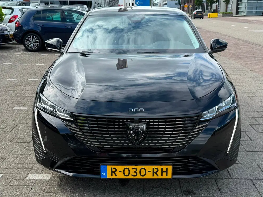 Peugeot 308 1.2 PureTech Allure Pack Business uit 2022, foto 11