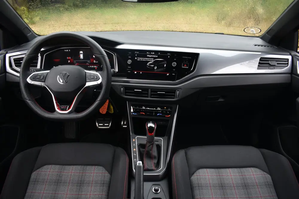 Volkswagen Polo GTI 2.0 TSI 210PK DSG STOELVERW VIRTUAL/IQ-L uit 2024, foto 11