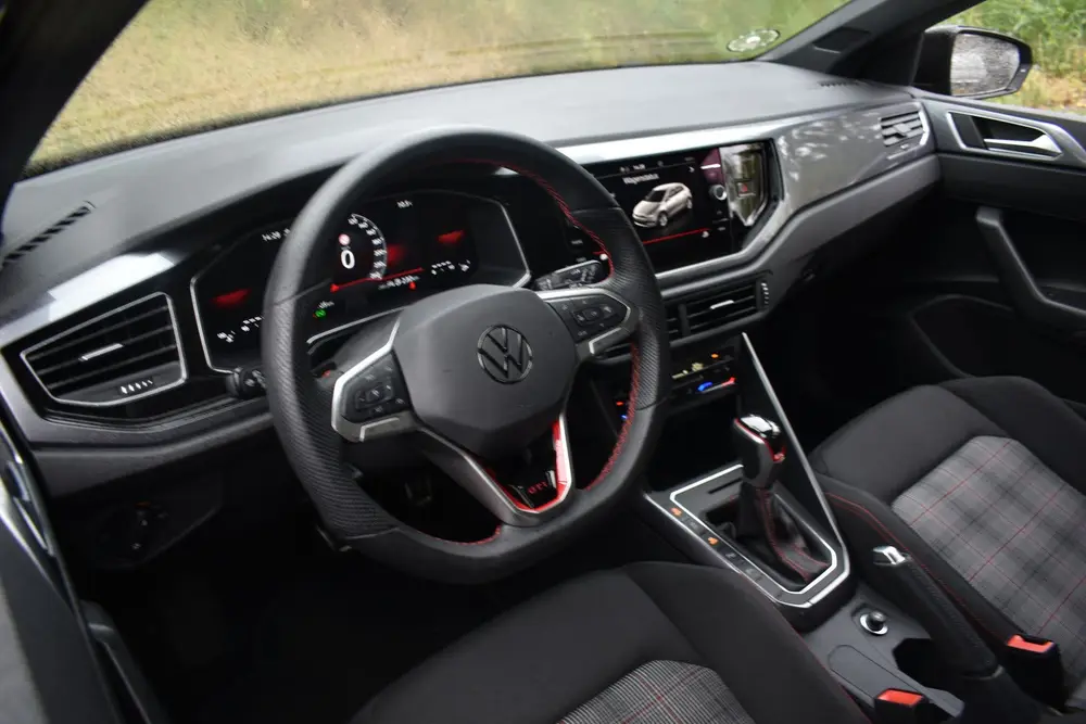 Volkswagen Polo GTI 2.0 TSI 210PK DSG STOELVERW VIRTUAL/IQ-L uit 2024, foto 15