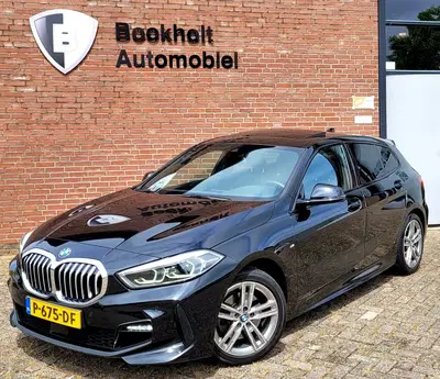 BMW 1-serie 118i M-sport Pano Camera Stuurverw. HIFI [ uit 2022