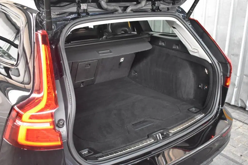 Volvo V60 Cross Country B5 250PK AWD Cross Country PRO uit 2022, foto 8