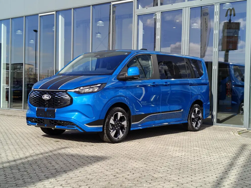 Ford Tourneo Custom 340 L1H1 Sport 65 kWh uit 2025, foto 2