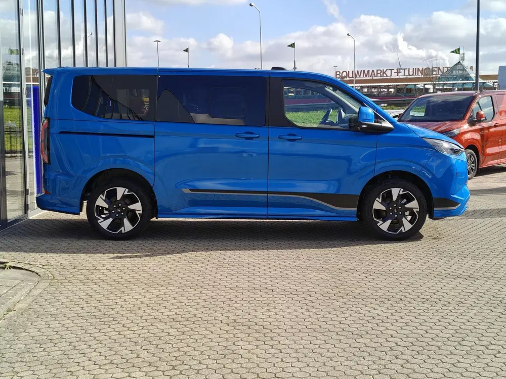 Ford Tourneo Custom 340 L1H1 Sport 65 kWh uit 2025, foto 8