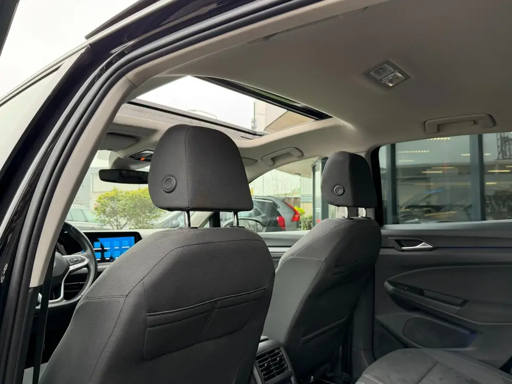 Volkswagen Golf 1.5 TSI STYLE l ACC l XENON l PANO uit 2021, foto 7