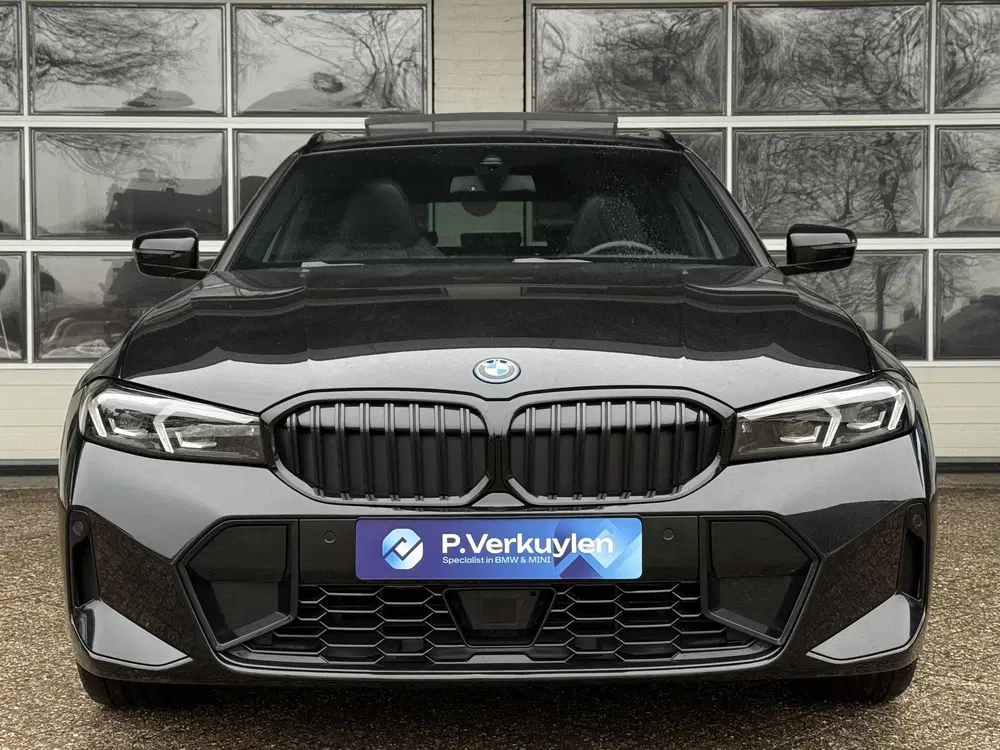 BMW 3-serie 330e M SPORT PRO LCI uit 2023, foto 11