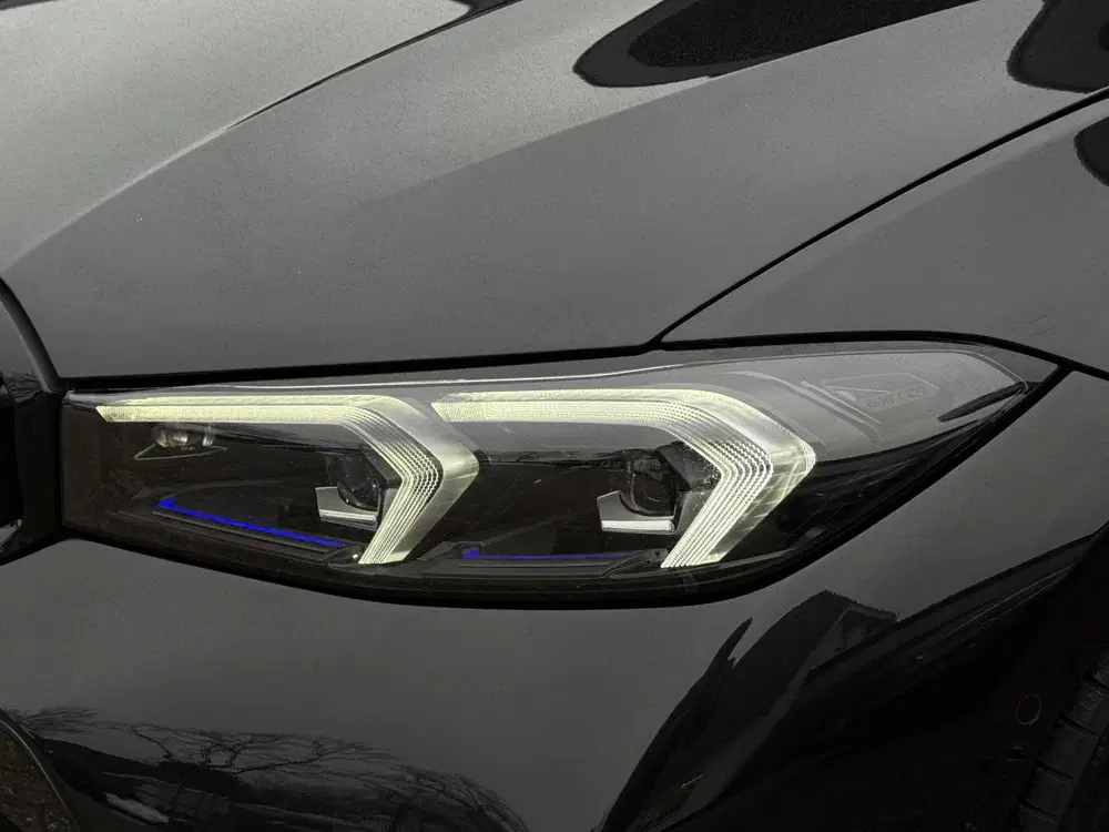 BMW 3-serie 330e M SPORT PRO LCI uit 2023, foto 14