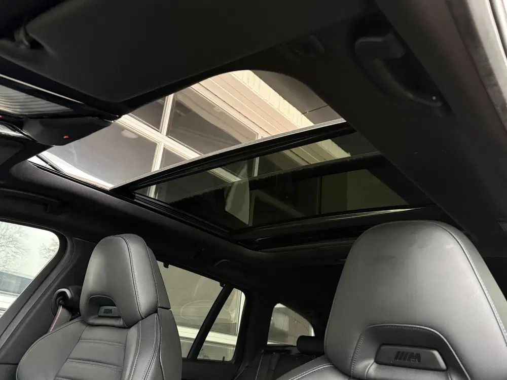 BMW 3-serie 330e M SPORT PRO LCI uit 2023, foto 16