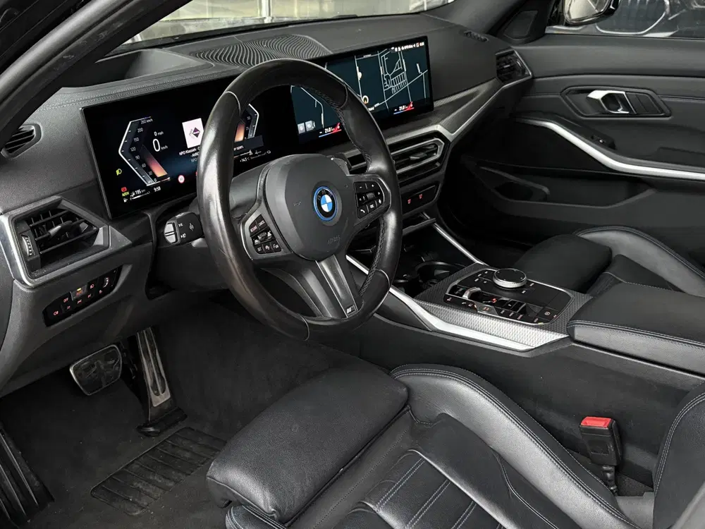 BMW 3-serie 330e M SPORT PRO LCI uit 2023, foto 4