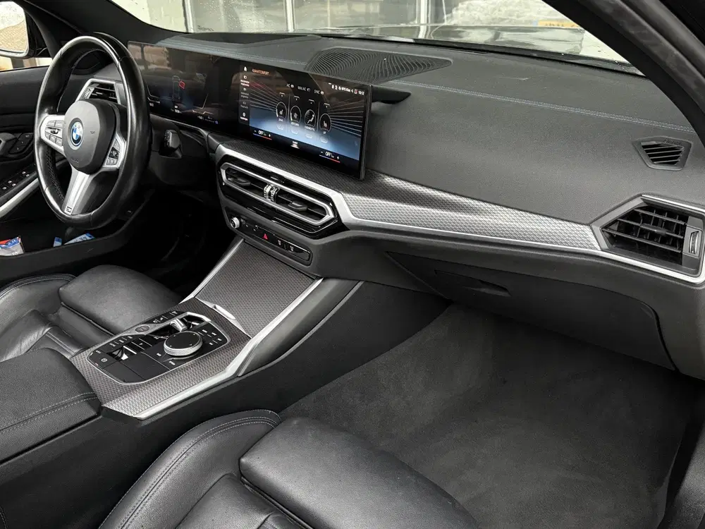 BMW 3-serie 330e M SPORT PRO LCI uit 2023, foto 6