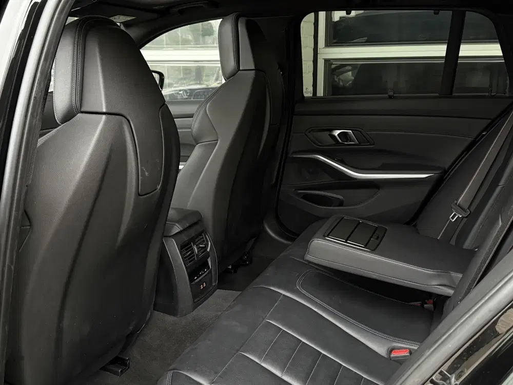 BMW 3-serie 330e M SPORT PRO LCI uit 2023, foto 7
