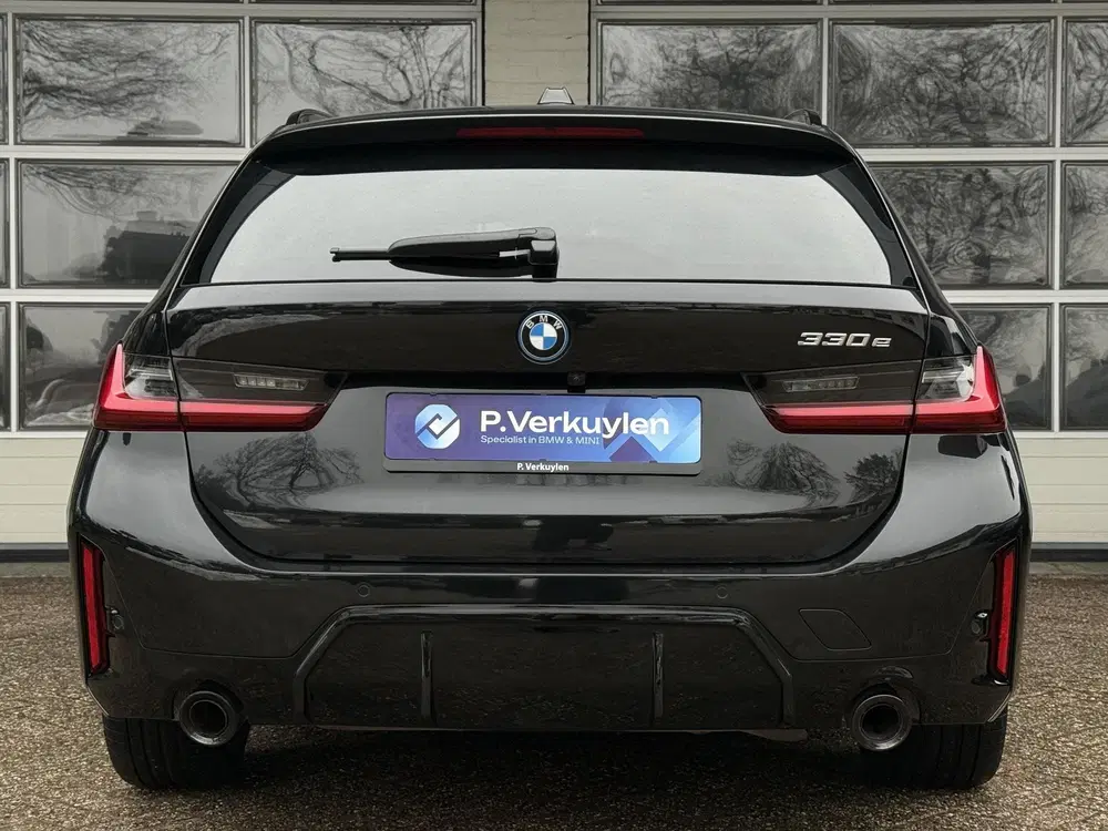 BMW 3-serie 330e M SPORT PRO LCI uit 2023, foto 9