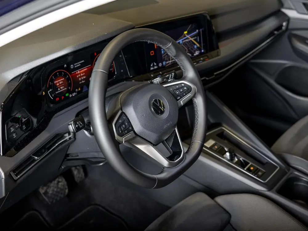 Volkswagen Golf 1.5 eTSI R-Line Business+ 150pk / Dodehoek d uit 2022, foto 18
