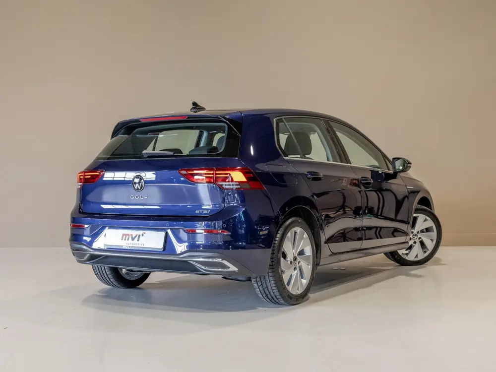 Volkswagen Golf 1.5 eTSI R-Line Business+ 150pk / Dodehoek d uit 2022, foto 2