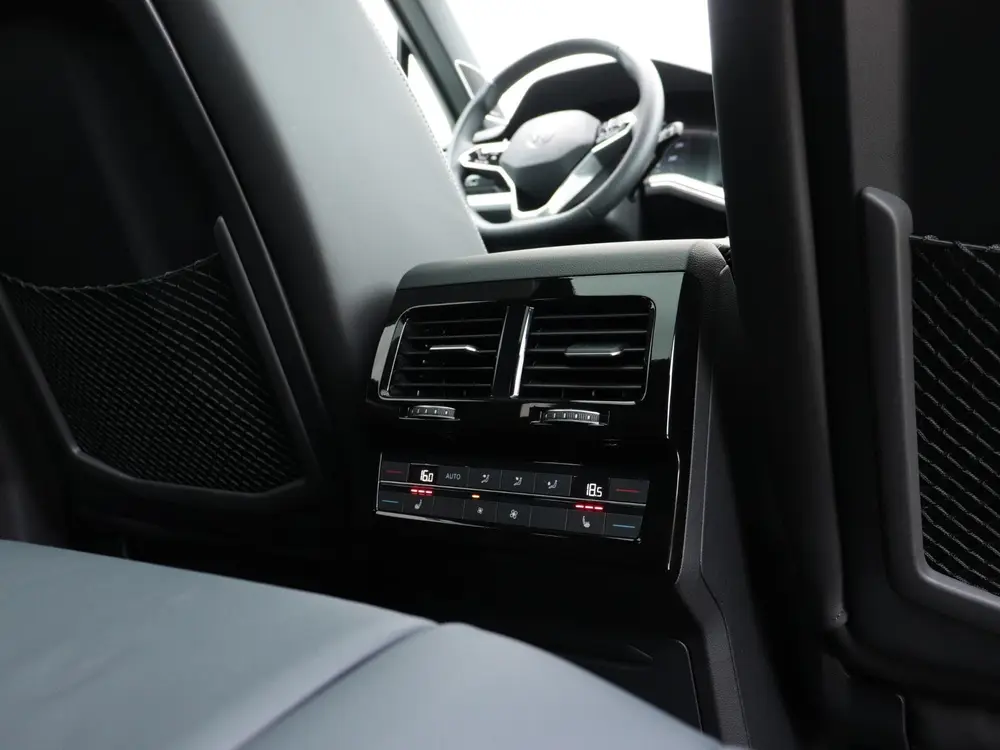 Volkswagen Touareg 3.0 TSi eHybrid 4MOTION Elegance | Nachtv uit 2024, foto 20