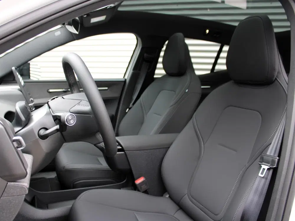 Volvo EX30 P5 Long Range Ultra Automaat uit 2026, foto 12