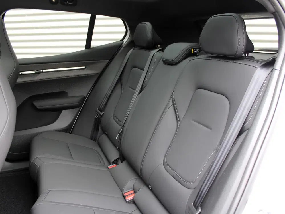 Volvo EX30 P5 Long Range Ultra Automaat uit 2026, foto 13